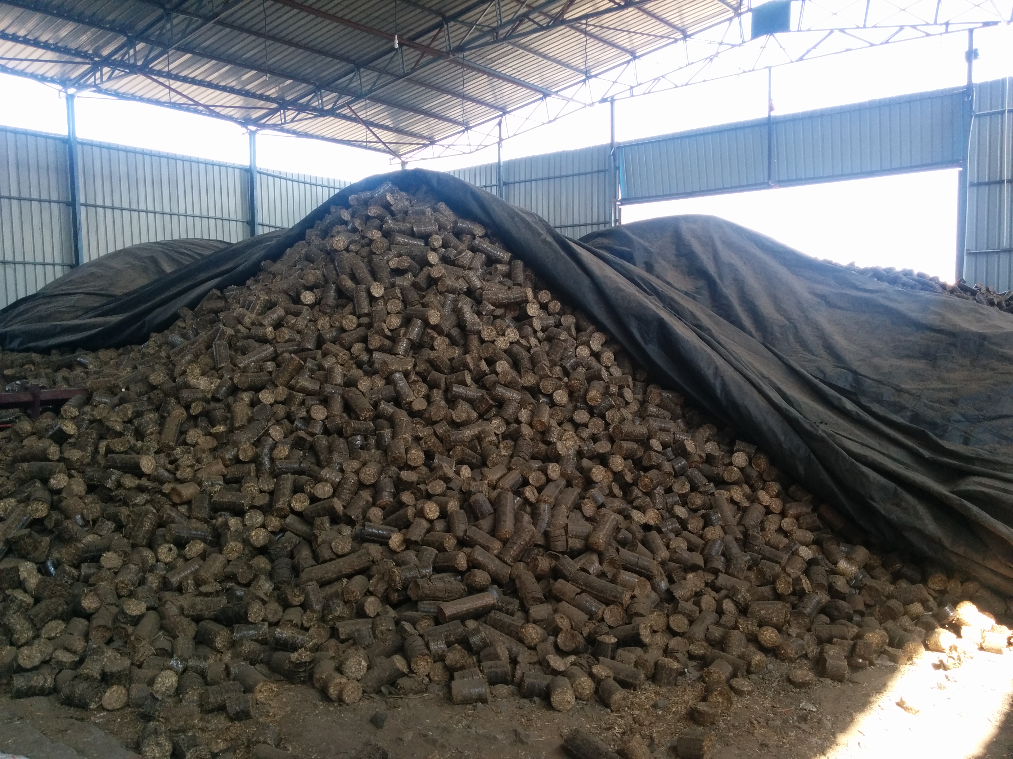 Briquette_storage