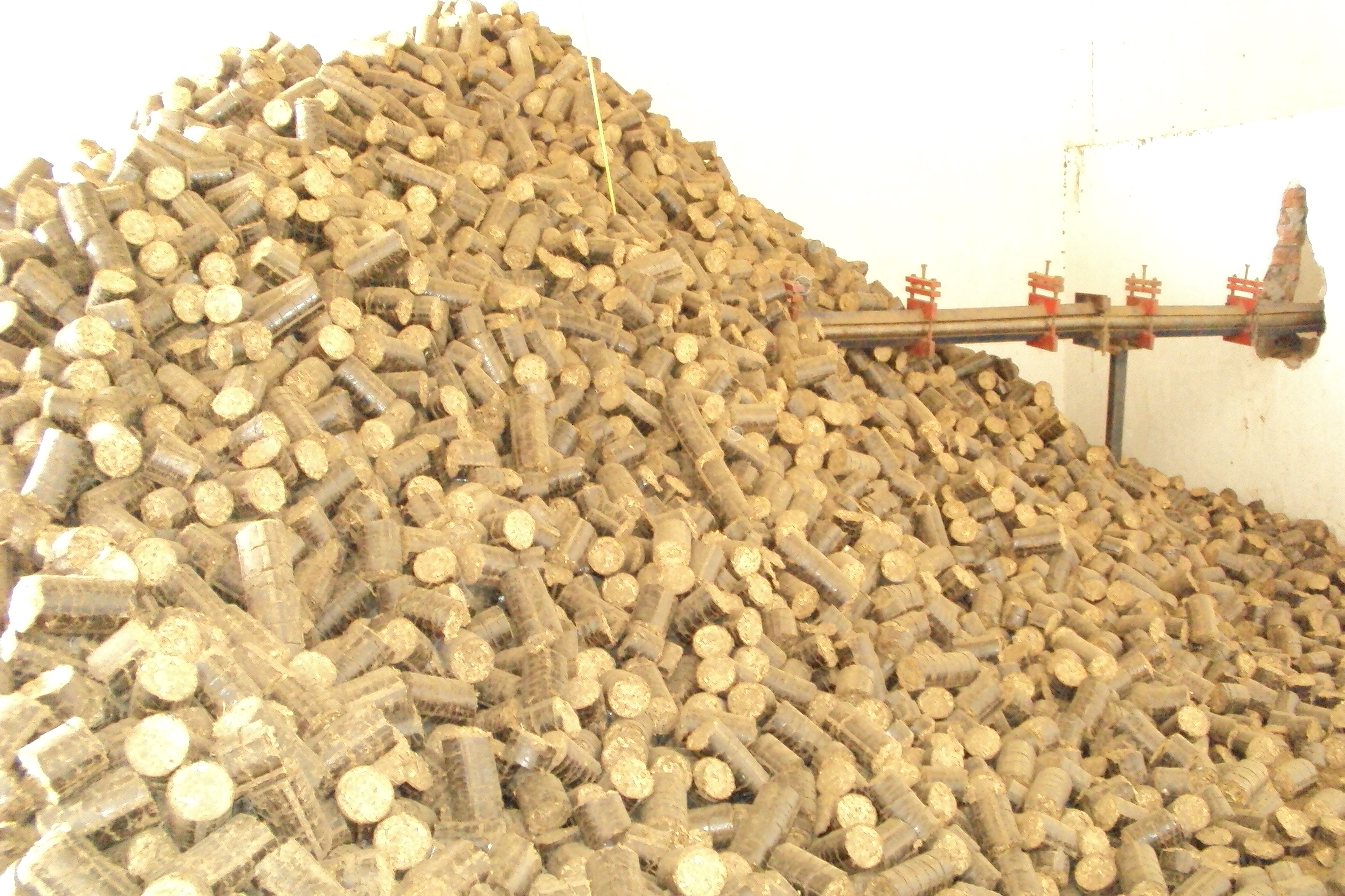 Briquette_storage1